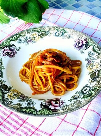 Fried Noodles with Onion, Cabbage and Shredded Pork recipe