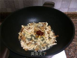 Stir-fried Chicken with Leek and Dried Beans recipe