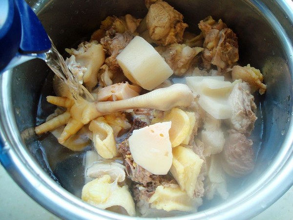 Stewed Chicken with Lotus Root and Yuba recipe