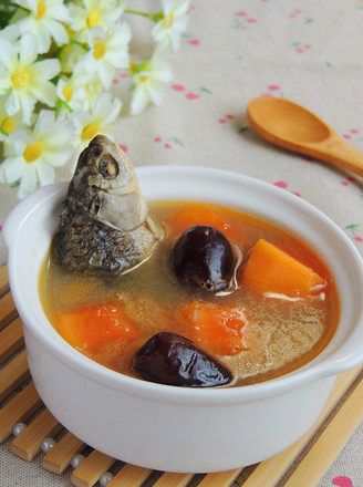 Red Dates, Papaya and Crucian Carp Soup
