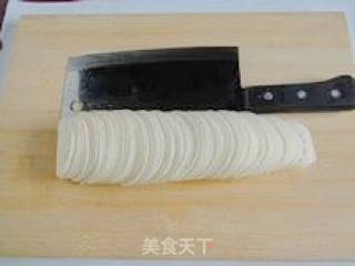 A Side Dish that is As Refreshing As Summer-cold and Sour Lotus Root Slices recipe