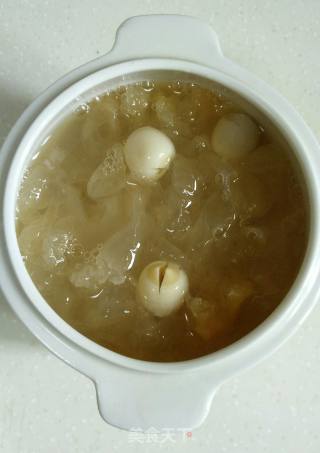 Rock Sugar Tremella and Lotus Seed Soup recipe