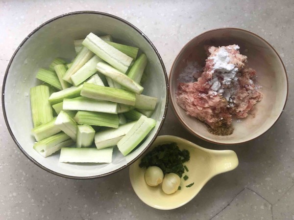 Loofah Meatball Soup recipe