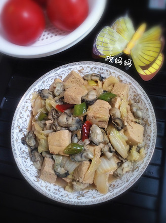 Frozen Tofu Stewed with Cabbage and Sea Oyster Meat