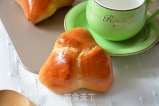 Brown Wheat Red Bean Triangle Bun recipe