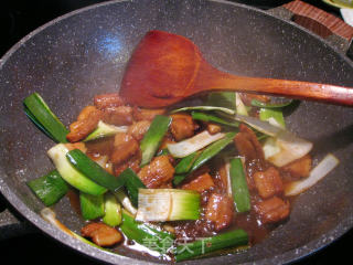 Stir-fried Pork with Garlic recipe