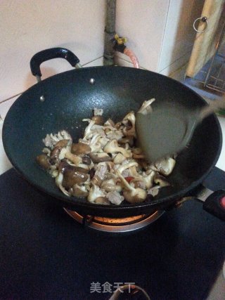 Stir-fried Pork with Mushrooms and Rape recipe