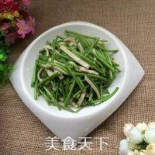 Stir-fried Dried Bean Curd with Wormwood recipe