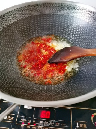 Garlic and Chopped Pepper Spinach recipe