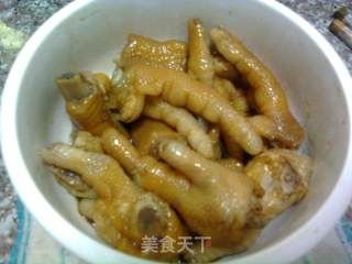 Yipin Fresh Vinegar Soaked Chicken Feet recipe