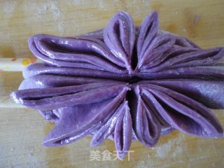 Purple Sweet Potato Chrysanthemum Roll recipe