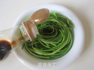 Cold Garlic Sprouts recipe