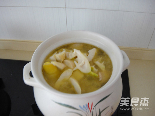 Stewed Bamboo Shoots with Capon recipe