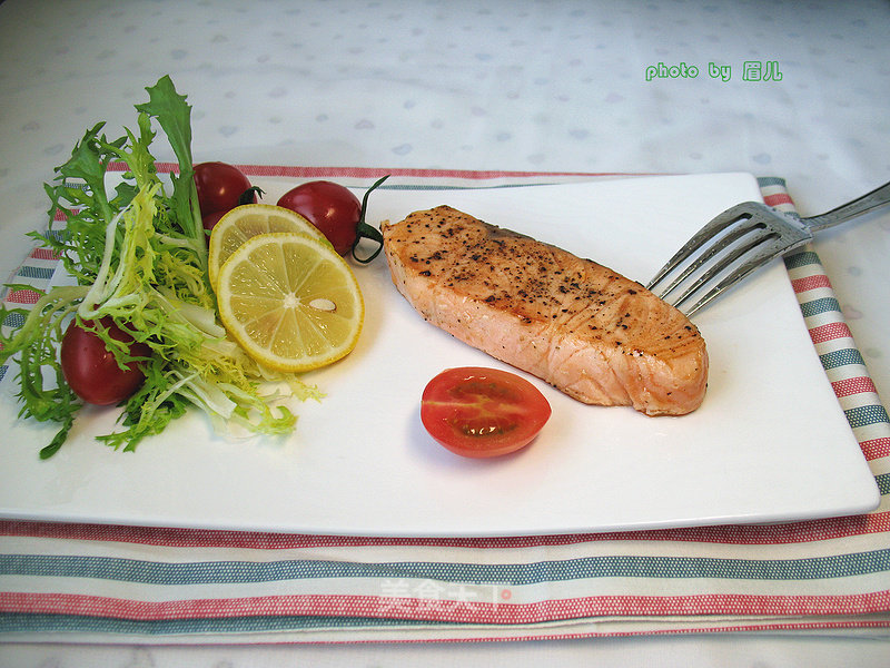 Pan-fried Salmon with Black Pepper recipe
