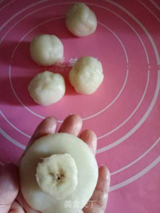 Banana Filling Snowy Mooncakes recipe