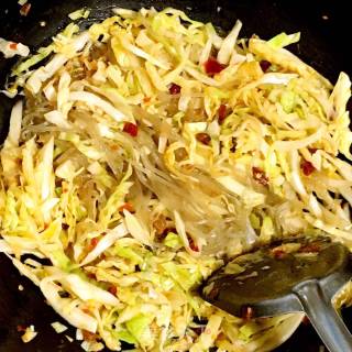 Scrambled Eggs with Cabbage and Vermicelli recipe