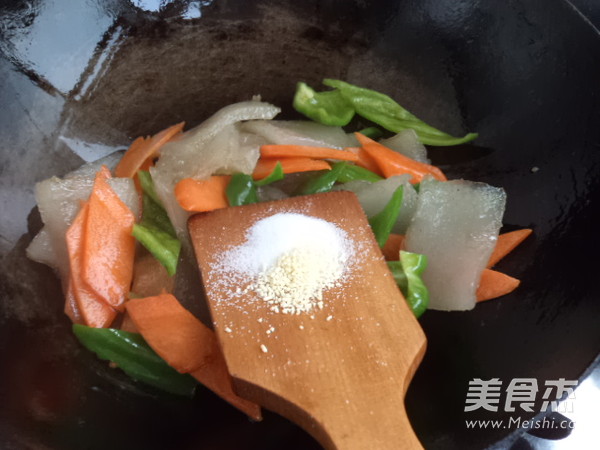 Stir-fried Carrots with Braised Seeds recipe