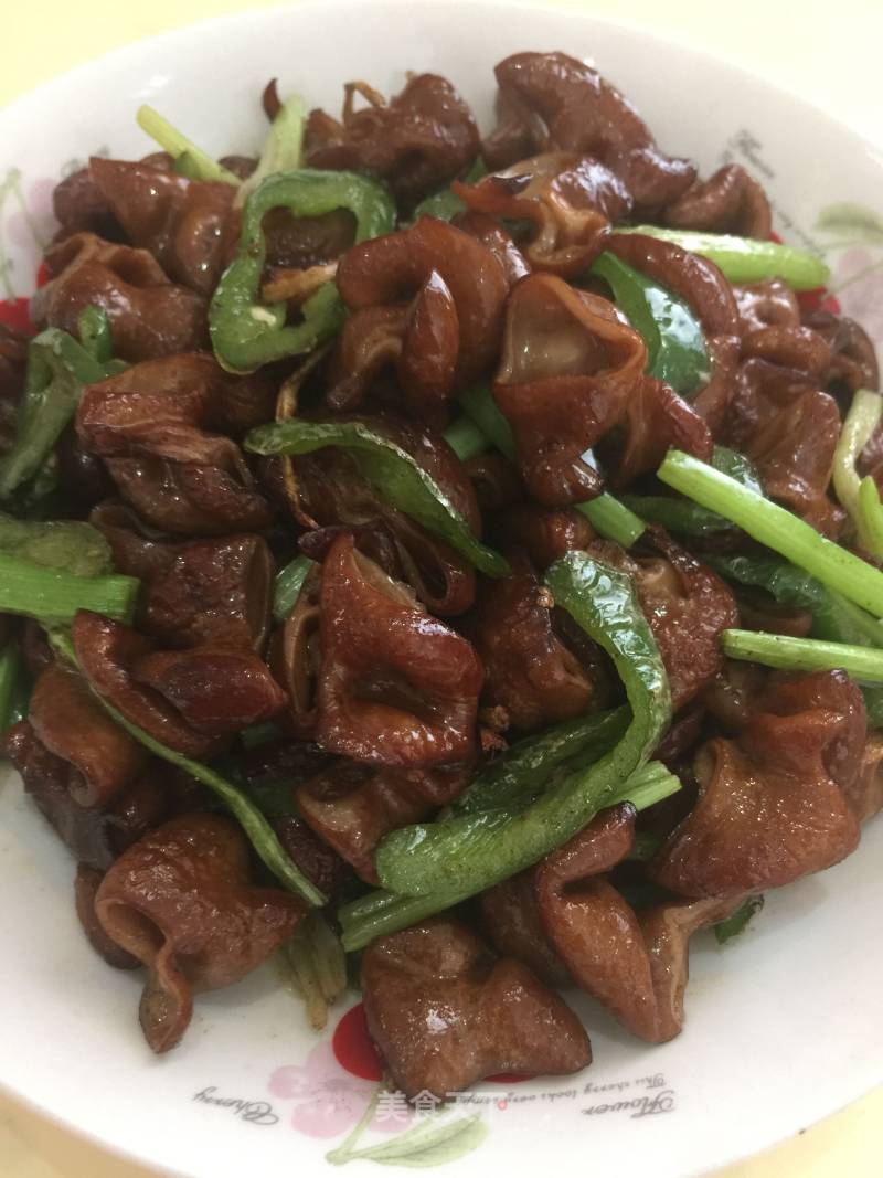 Stir-fried Pork Intestines with Hot Peppers recipe