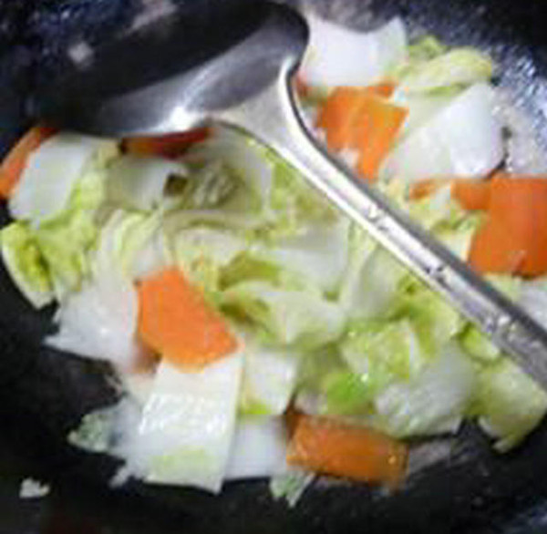 Stir-fried Yellow Sprout with Carrots recipe