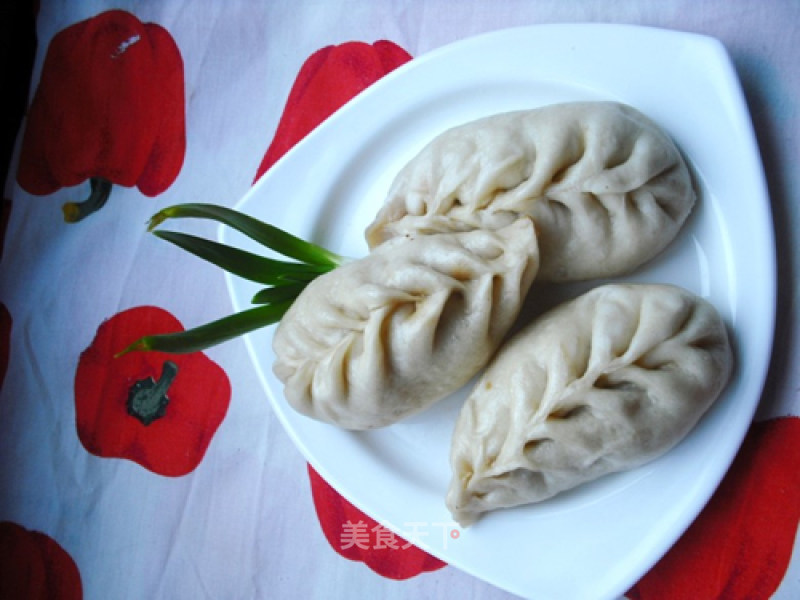 Wheat Buns with Meat Stuffed with Green Radish recipe