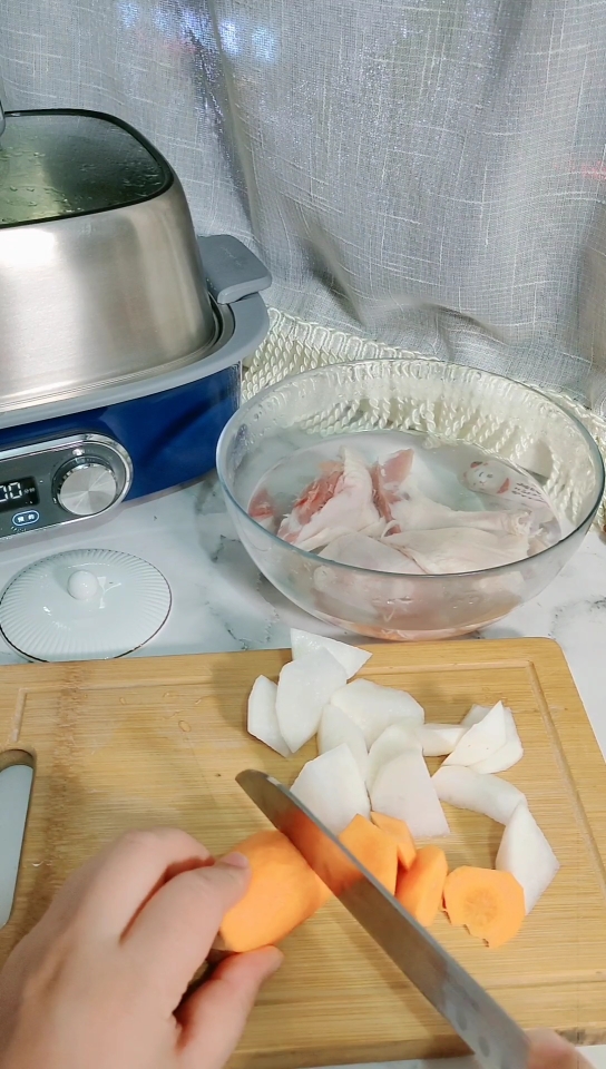 White Radish Duck Soup, Nourishing and Moisturizing, Warming Body and Stomach recipe