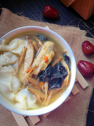 Wontons with Red Dates, Wolfberry and Chicken Soup recipe