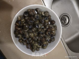 Snail and Duck Feet in Clay Pot recipe