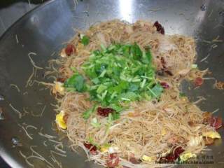 Simple Version of Hometown Fried Rice Noodles @@black Pepper recipe