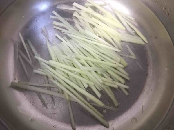 Enoki Mushrooms Mixed with Green Onions recipe