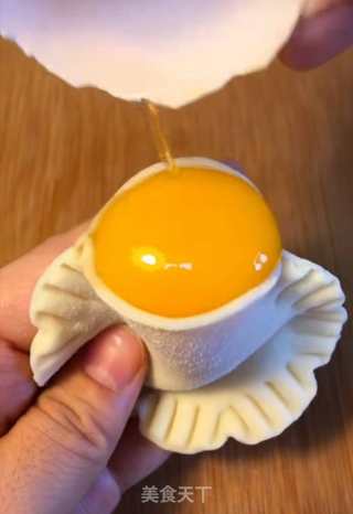 The Creative Five-zhen Powder Egg-filled Pie Made from Dumpling Skins, The Eggs are Crispy, I Bet You Have Never Seen It~ recipe