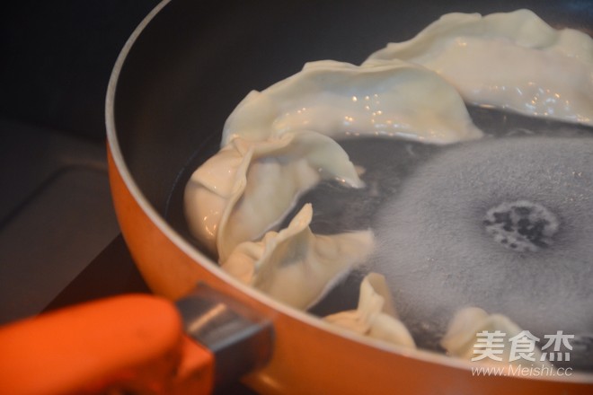 Pan-fried Cabbage and Pork Dumplings recipe