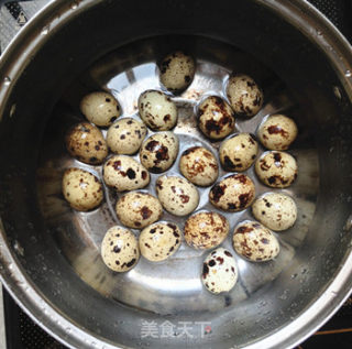 Quail Eggs in Tomato Sauce recipe