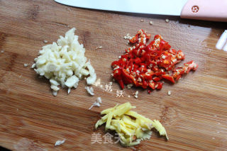 Hot and Sour Lotus Root Slices recipe