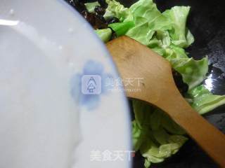 Stir-fried Cabbage with Black Fungus recipe