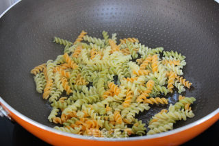 Stir-fried Macaroni with Peanut Butter recipe