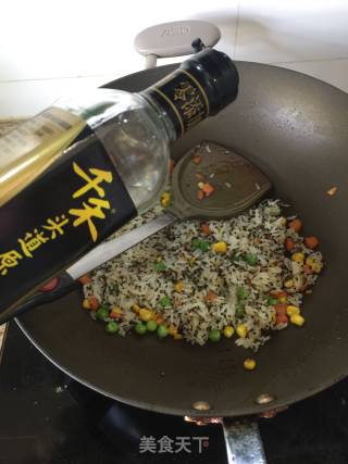 Fried Rice with Salmon, Black Quinoa and Mixed Vegetables recipe