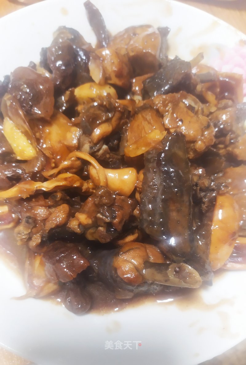 Cuttlefish Stewed Black-bone Chicken recipe