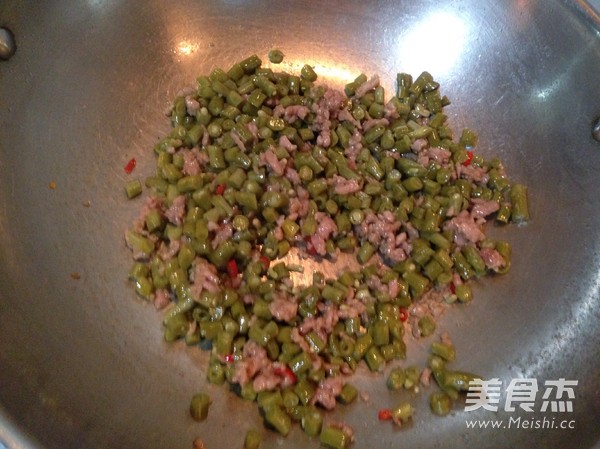 Stir-fried Capers with Pork Moo recipe