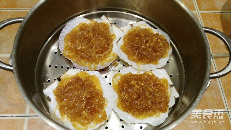 Scallops with Garlic Vermicelli recipe
