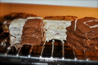 Black and White Chocolate Wrapper Cake recipe