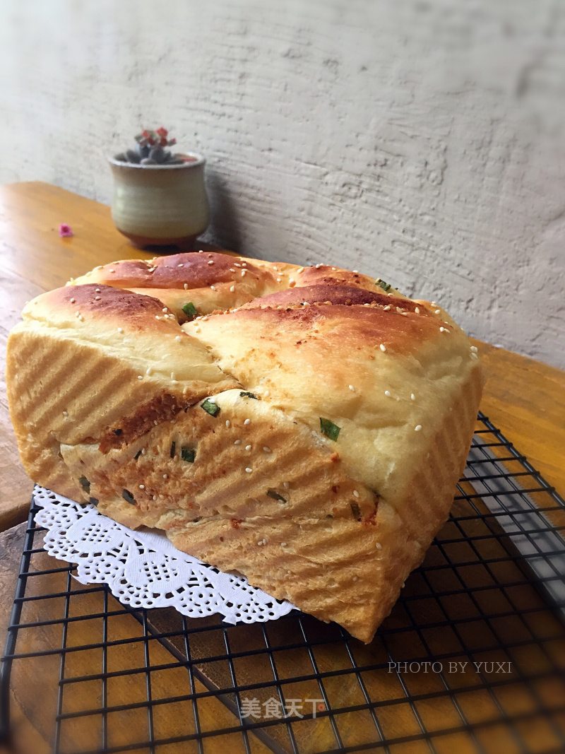 #the 4th Baking Contest and is Love to Eat Festival# Scallion Fragrant Seaweed Pork Floss Bread recipe