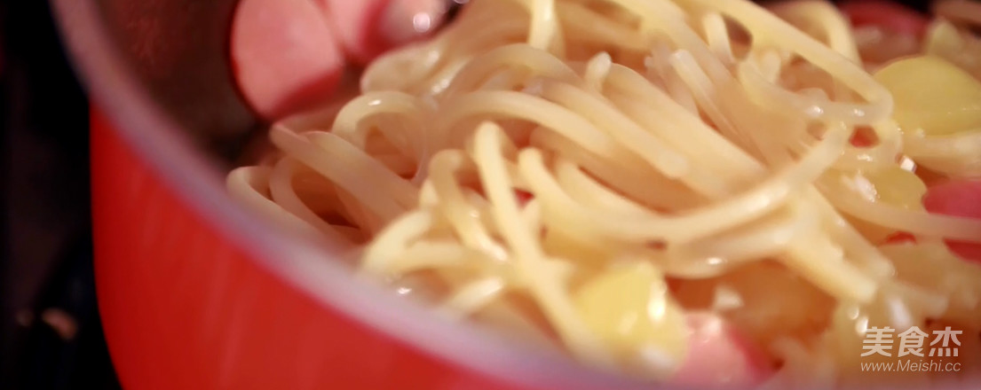 Pumpkin and Ham Spaghetti that Made Her Fascinated recipe