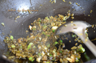 Steamed Fish Cubes with Sauerkraut recipe