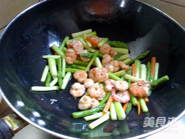 Stir-fried Shrimp with Asparagus recipe