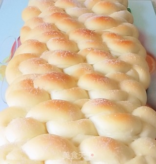Squeeze It One by One Row of Twisted Buns recipe