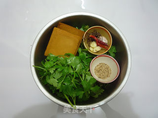 Celery Leaves Mixed with Fragrant Dried recipe