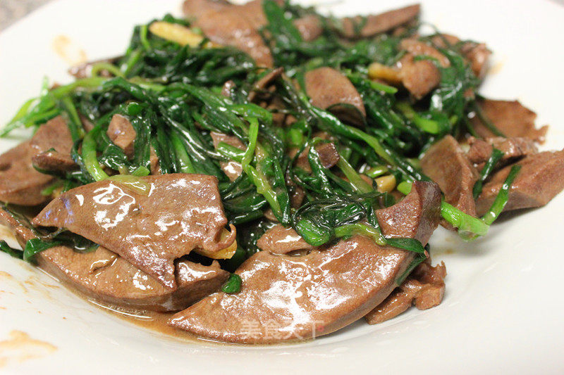 Stir-fried Pork Liver with Leek recipe