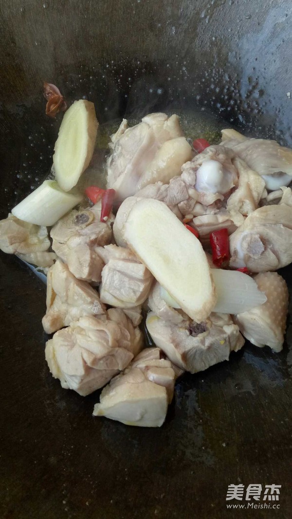 Stewed Chicken Drumstick with Hazel Mushroom recipe