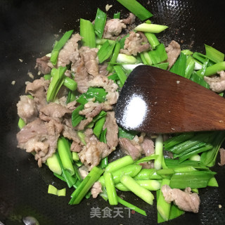 Stir-fried Pork with Garlic recipe