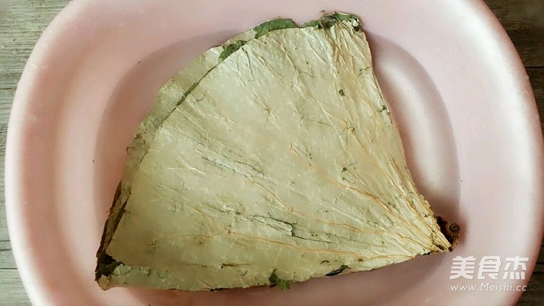 Steamed Bullfrog in Xiaolong Lotus Leaf recipe